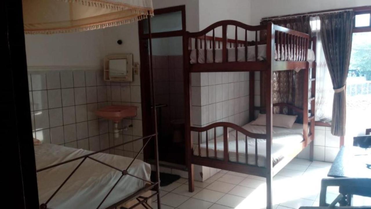 Wisma&Kantin Amanda Mojokerto Bagian luar foto